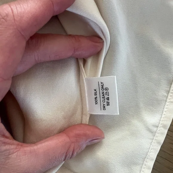 Cuyana 4-ply Crepe Silk Top - Picture 3 of 3